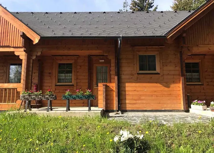 Glueckliche Elfen Nyaraló *